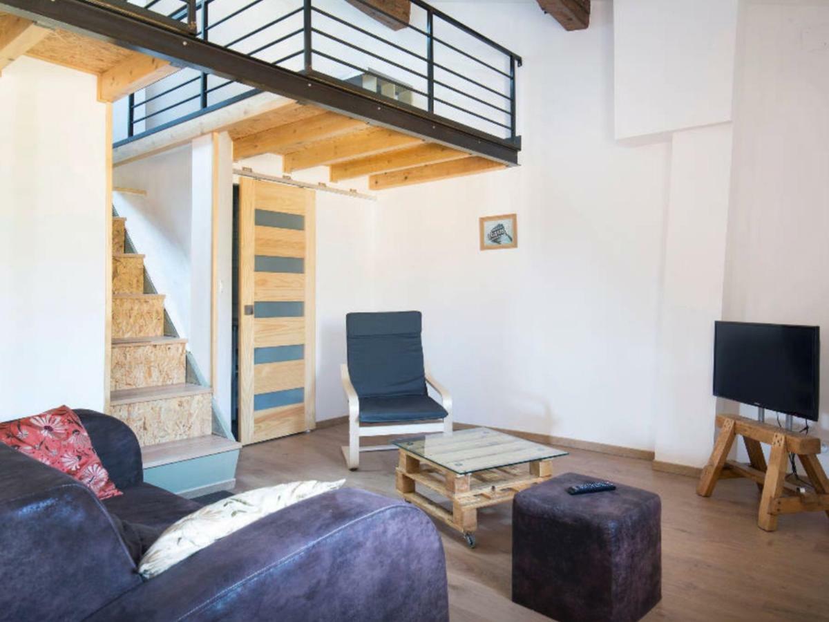 Appartement duplex sous les toits à Palau-del-Vidre Extérieur photo